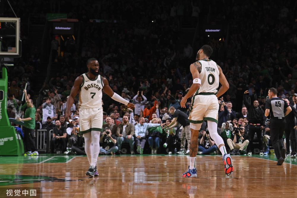 缤纷的服装 缤纷的服装